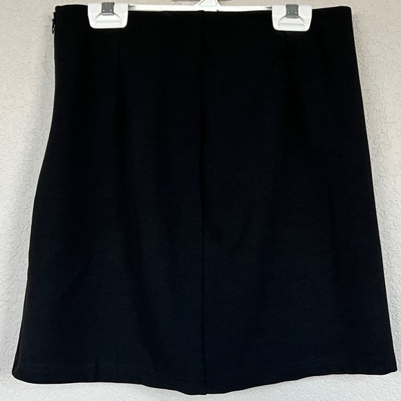 NWOT Women's Solid Split Hem Zip Back Mini Skirt - Picture 5 of 5